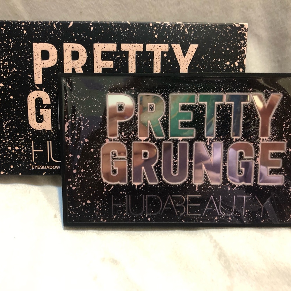 New in box, Huda Beauty Pretty Grunge eyeshadow palette
